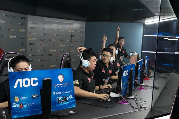 以球会友 以球会友