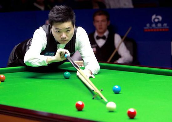 梅西违反手 梅西违反手